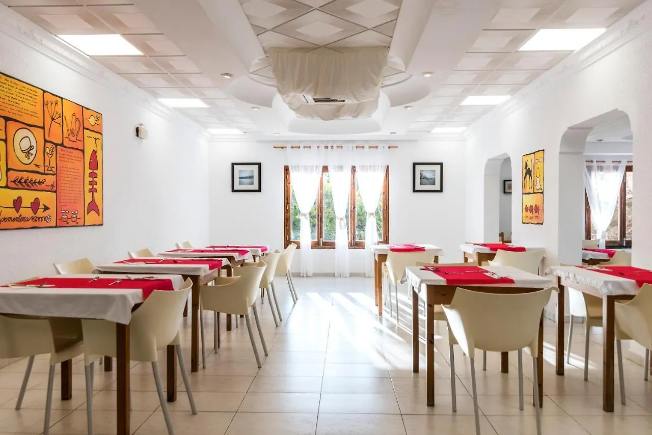 Hostal Santi Playa Migjorn